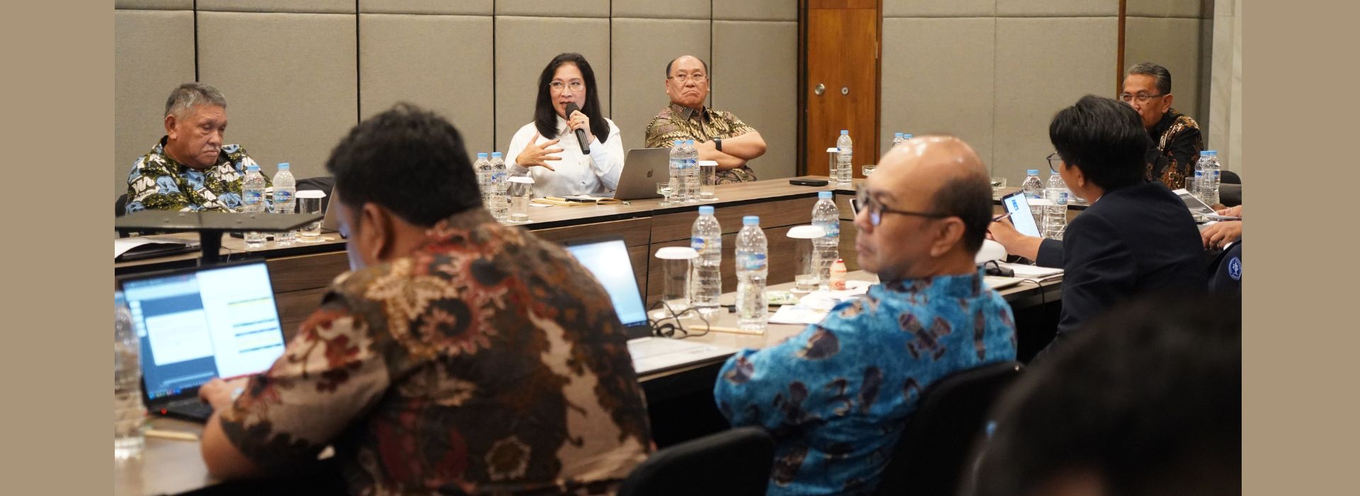 Developing Inclusive Investment Policies to Optimize Coconut Downstream Potential: A Key Deliberation at the Wantimpres Coordination Meeting